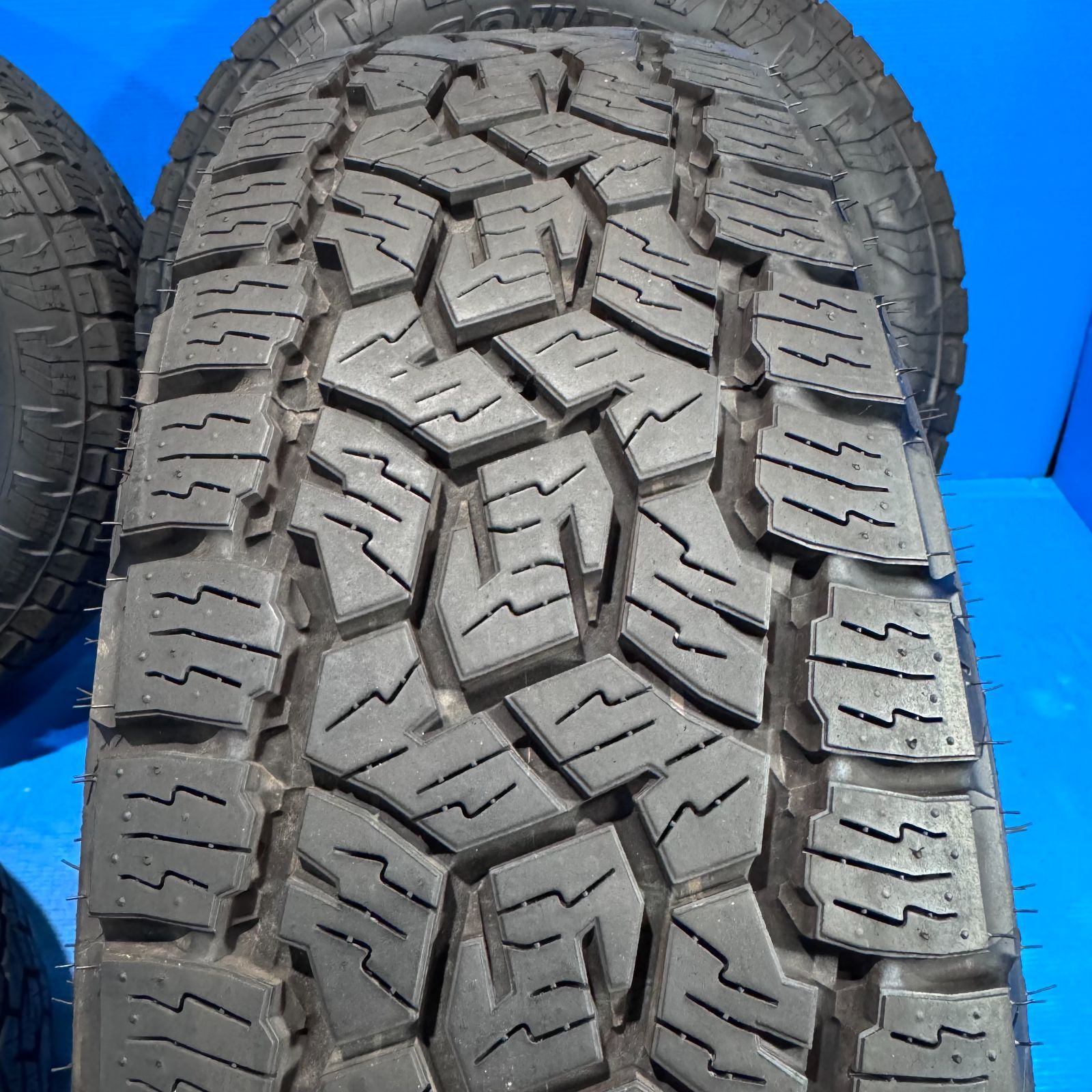 バリ溝 24年製 オープンカントリー AT3 215/75R15 4本 9分山 8分山