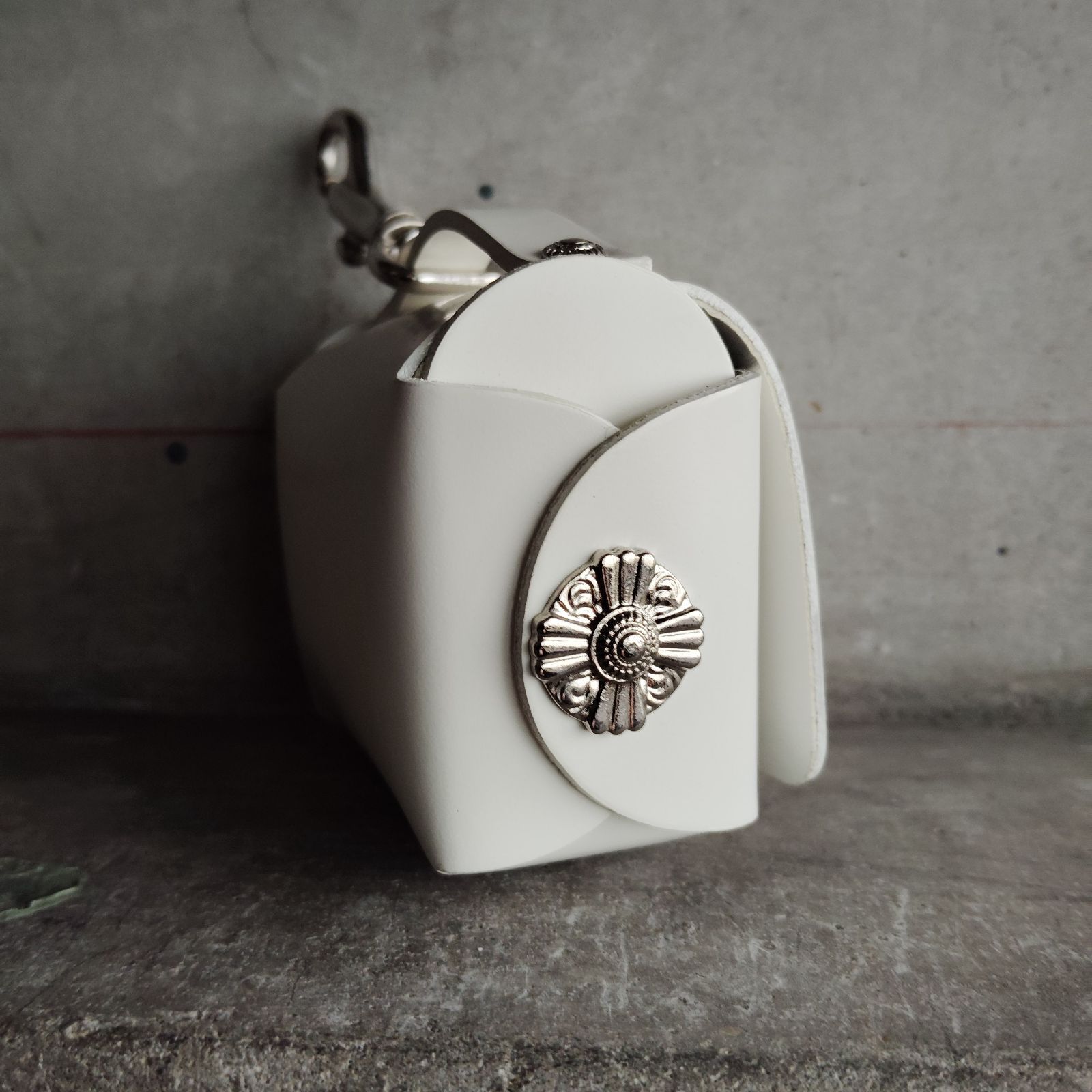 TOGA TOO LEATHER EARPHONE CASE トーガトゥ レザーイヤフォンケース
