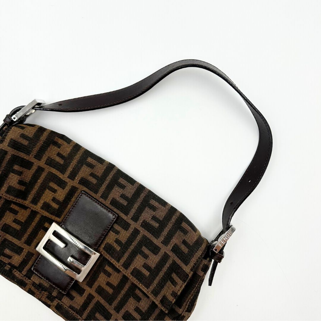 美品】Fendi ズッカ マンマバケット ワンショルダーバッグ - メルカリ