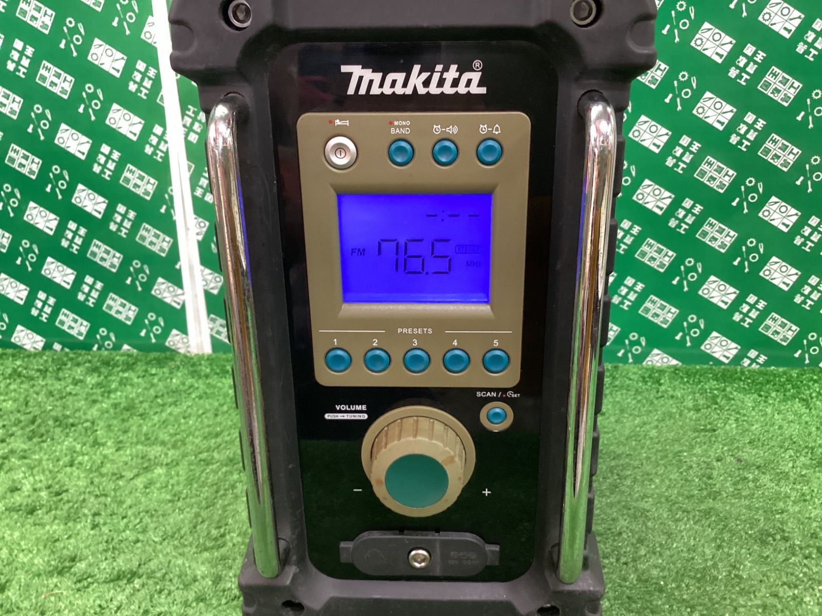 makita(マキタ) 充電式ラジオ (本体のみ) MR100 / IT6MLYC0REHC - メルカリ