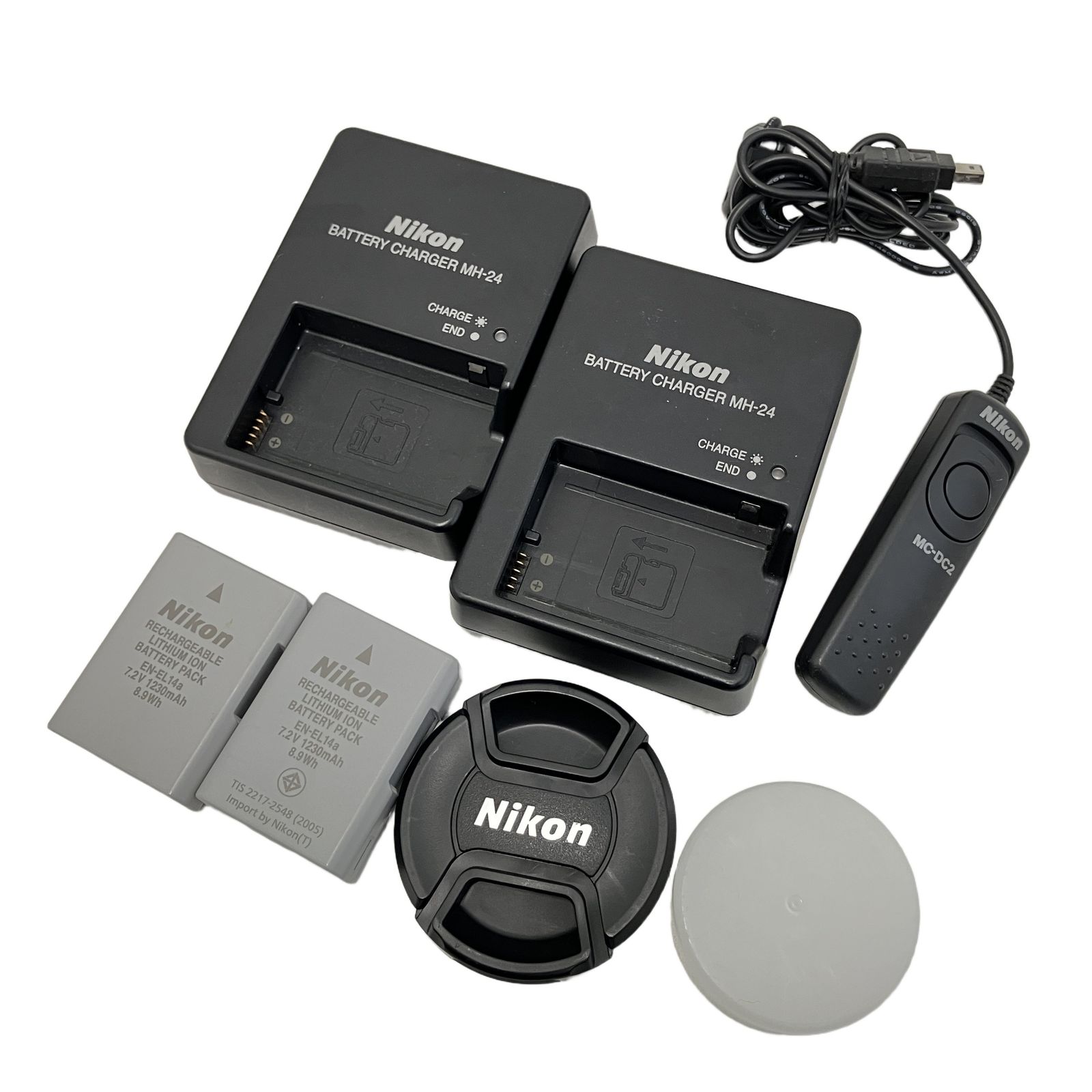 Nikon ニコン D5600 70-300mm F4.5-6.3G 18-55mm F3.5-5.6G ダブル