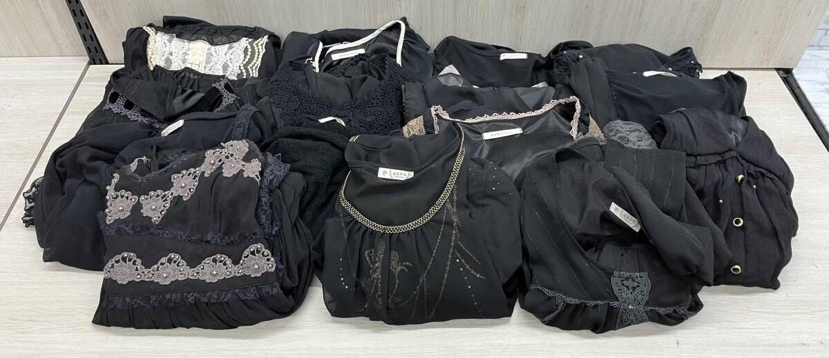 夏 axes femme アクシーズ ファム 夏物 15点セット レース 黒系 ガーリー Mサイズ フリル ノースリーブシャツ チュニックワンピースなど 8,085円