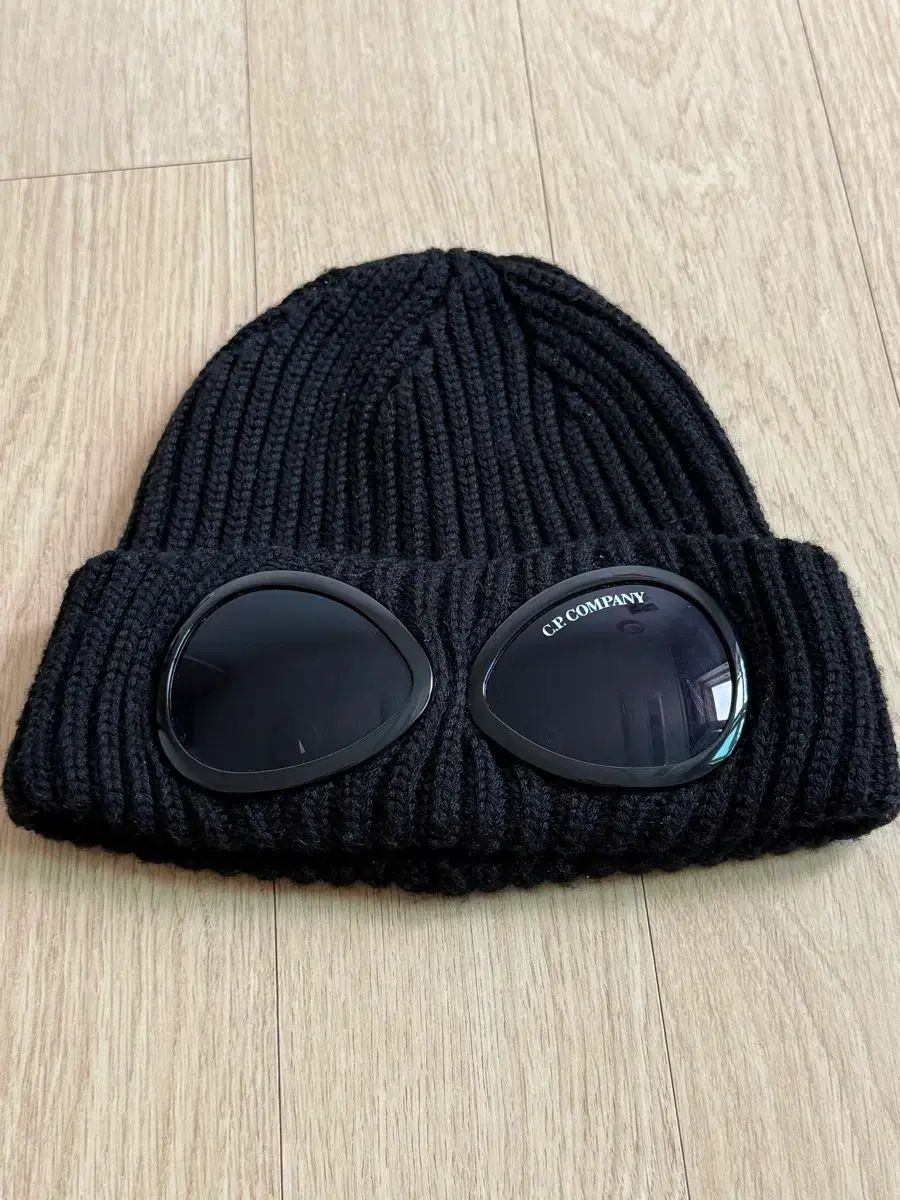 C.P. COMPANY シーピーカンパニー ゴーグル ビーニー