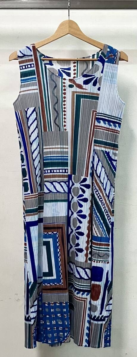 ISSEY MIYAKE イッセイミヤケ ノースリーブワンピース サイズ3 ライト