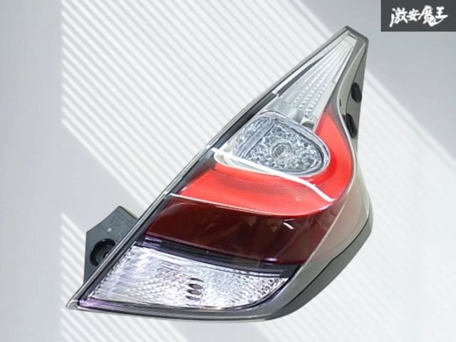 割れ無し！】TOYOTA トヨタ 純正 NHP10 アクア テールライト