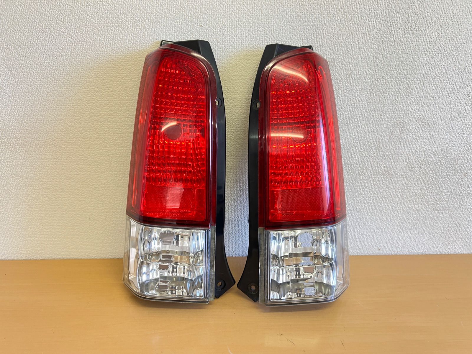 マツダ】AZワゴン MD22S テールランプ左右 STANLEY P2874L - メルカリ