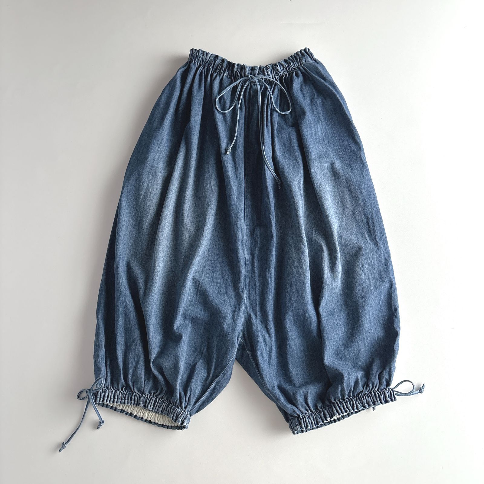 美品 / RhodolirioN ロドリリオン / Balloon Unitard バルーンユニタードデニムパンツ / レディース 0 / ウォッシュインディゴ / 日本製 / ボトム