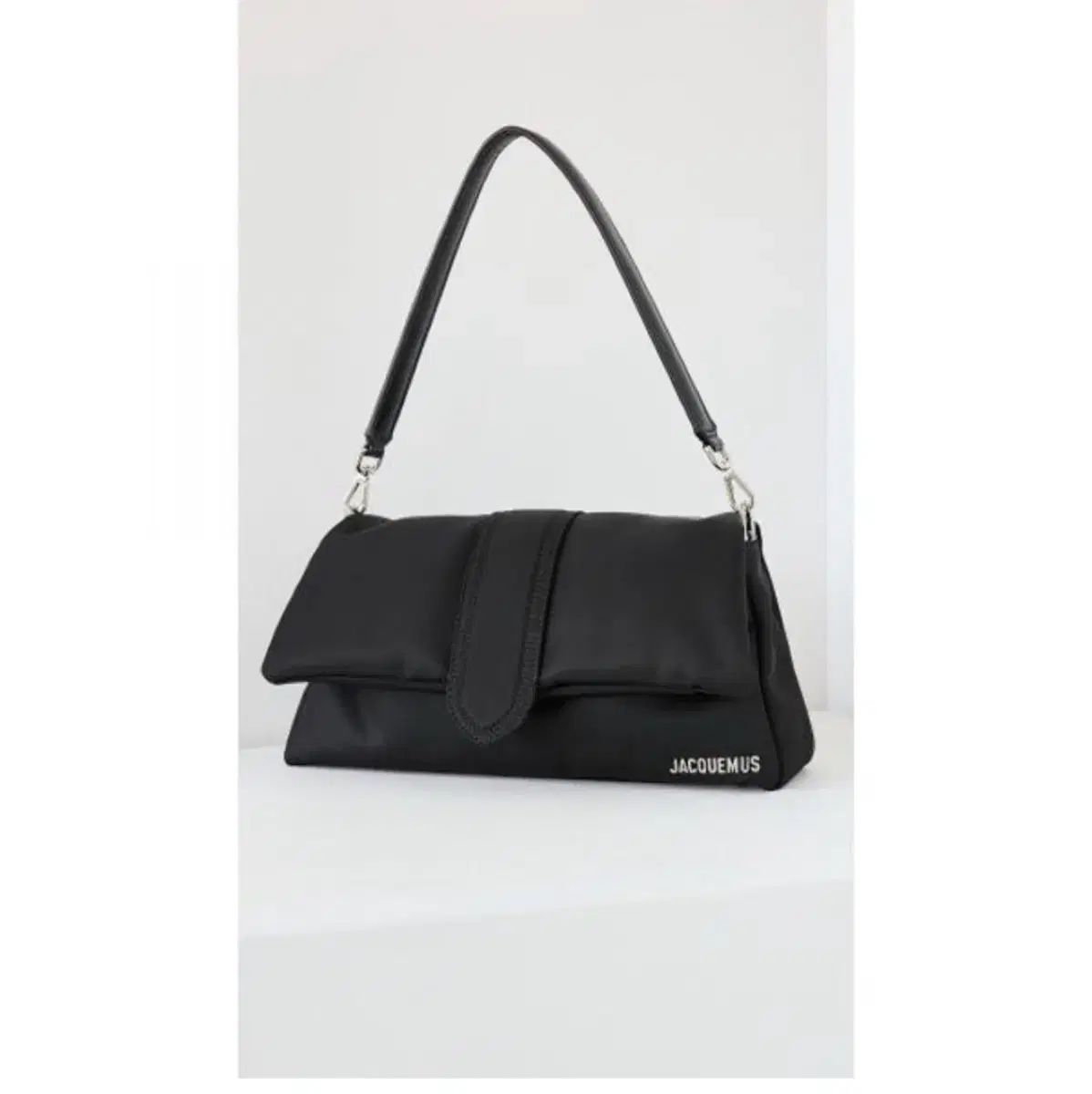 JACQUEMUS ジャックムス ル Bambi(バンビ) ナイロン パフ フラップ