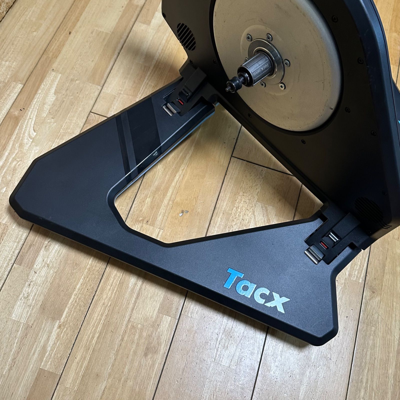 Tacx NEO 2T Smart スマートトレーナー