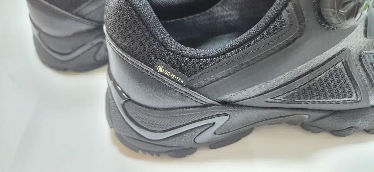 トレクスタ GORE-TEX ゴアテックス BoA（ボア） トレッキングシューズ 