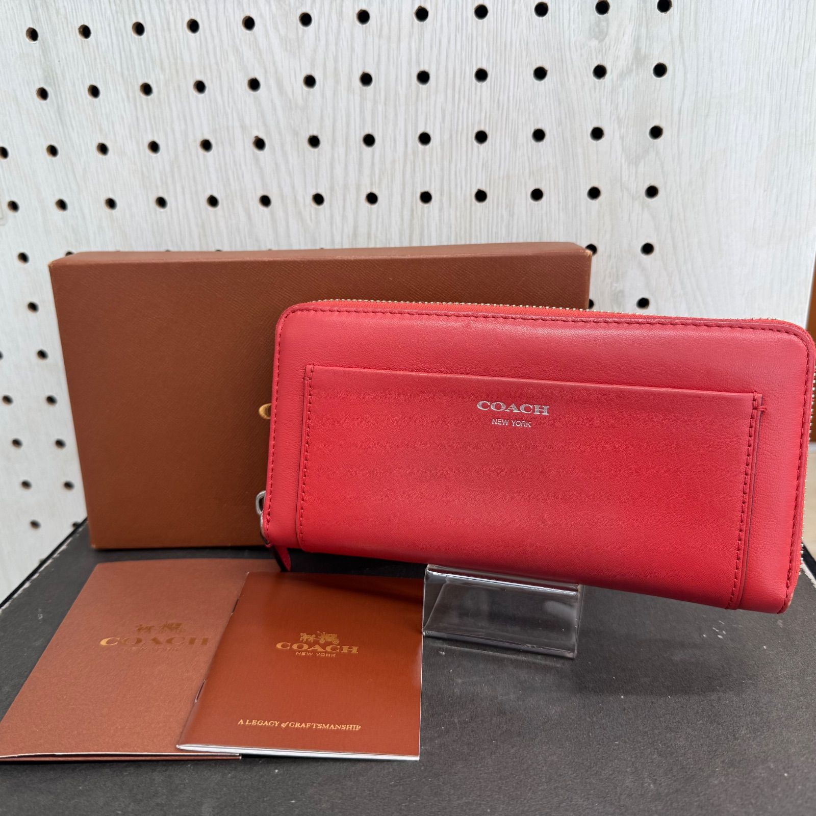 COACH コーチ 長財布 赤 - メルカリ