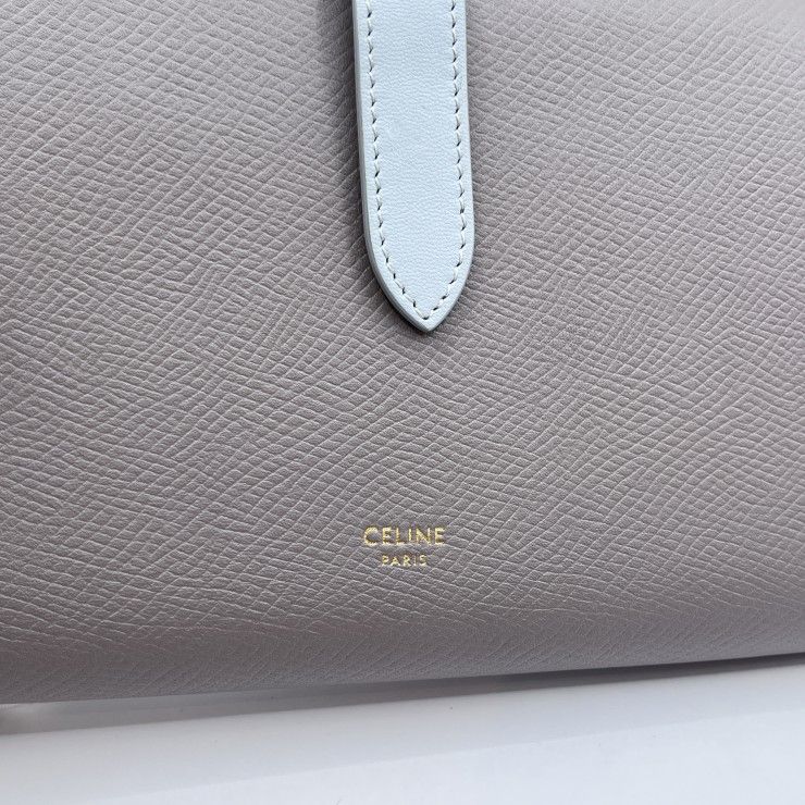 CELINE（セリーヌ）ラージ ストラップウォレット 長財布 グレインド