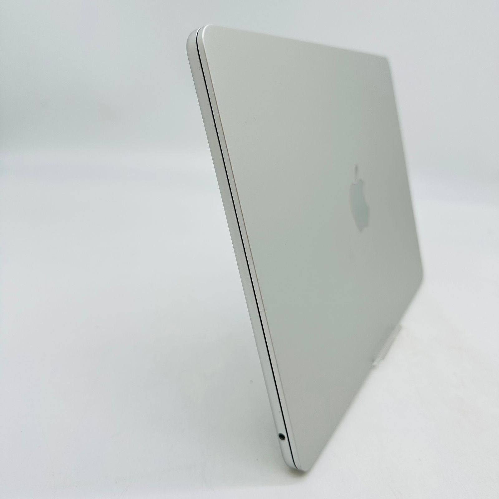 MacBook Air M2 13.6