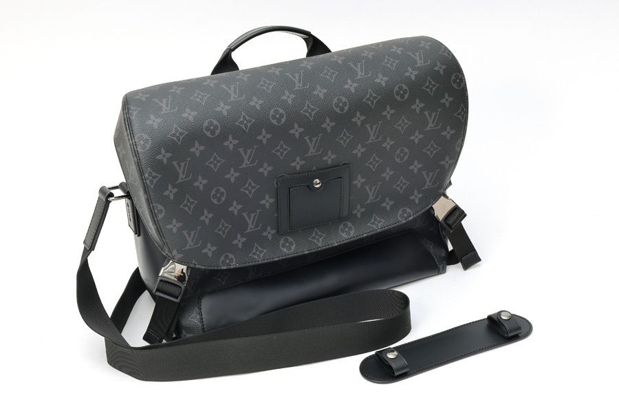 ルイヴィトン / LOUIS VUITTON　ヴォワヤージュ MM / メッセンジャーバッグ　M40510　モノグラム エクリプス　ブラック 【中古】 ルイヴィトン / LOUIS VUITTON ヴォワヤージュ MM / メッセンジャー