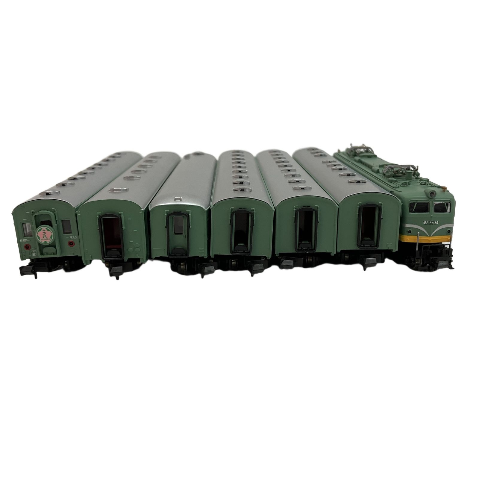 マイクロエースA-5260+A-5261 臨時特急「さくら」基本7両+増結3両 MICRO ACE A-5260/5261 EF58・86+44系客車 臨時特急「さくら」基本7両+