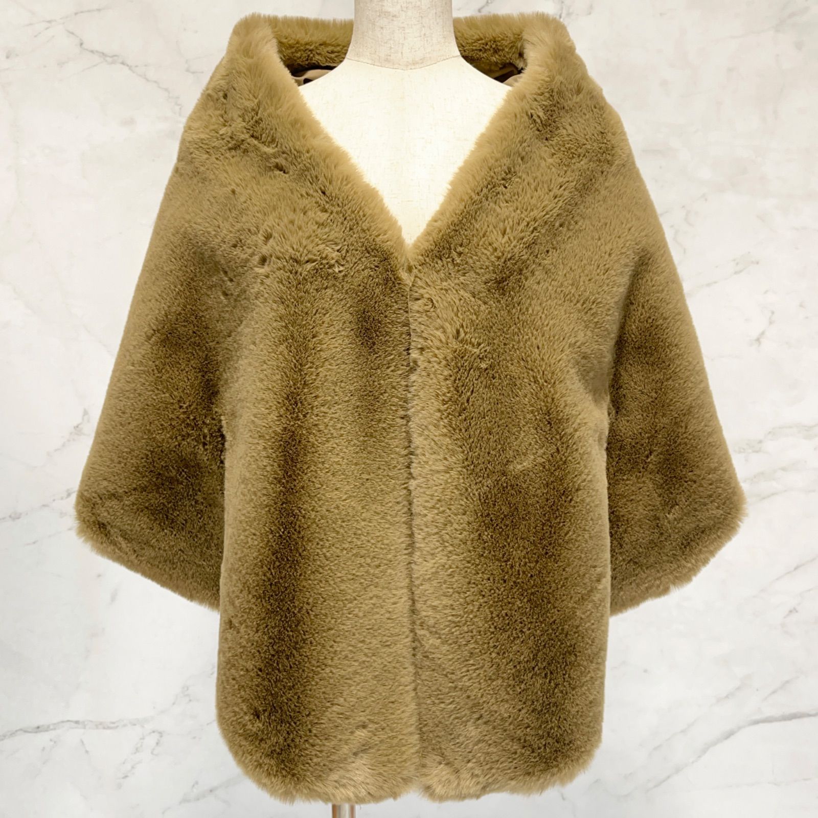 美品 JENNE ジェンヌ リッチボリュームファーケープ ポリエステル