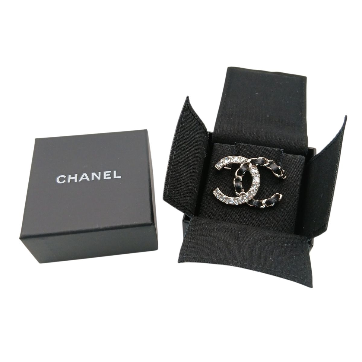 CHANEL シャネル ココマーク ブローチ B18K ラインストーン 編み込み