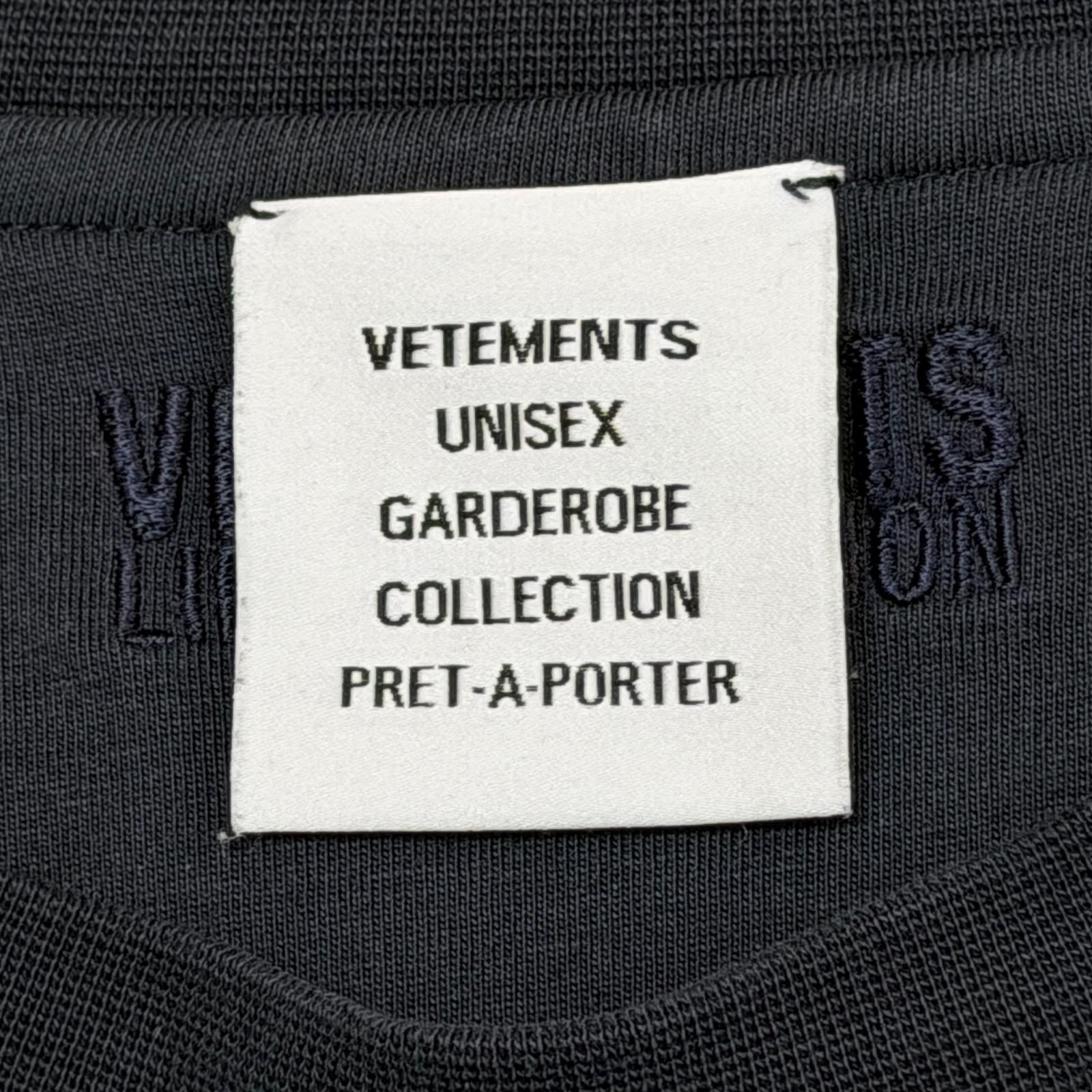 VETEMENTS Inside Out Label T-Shirt インサイドアウトレーベルTシャツ