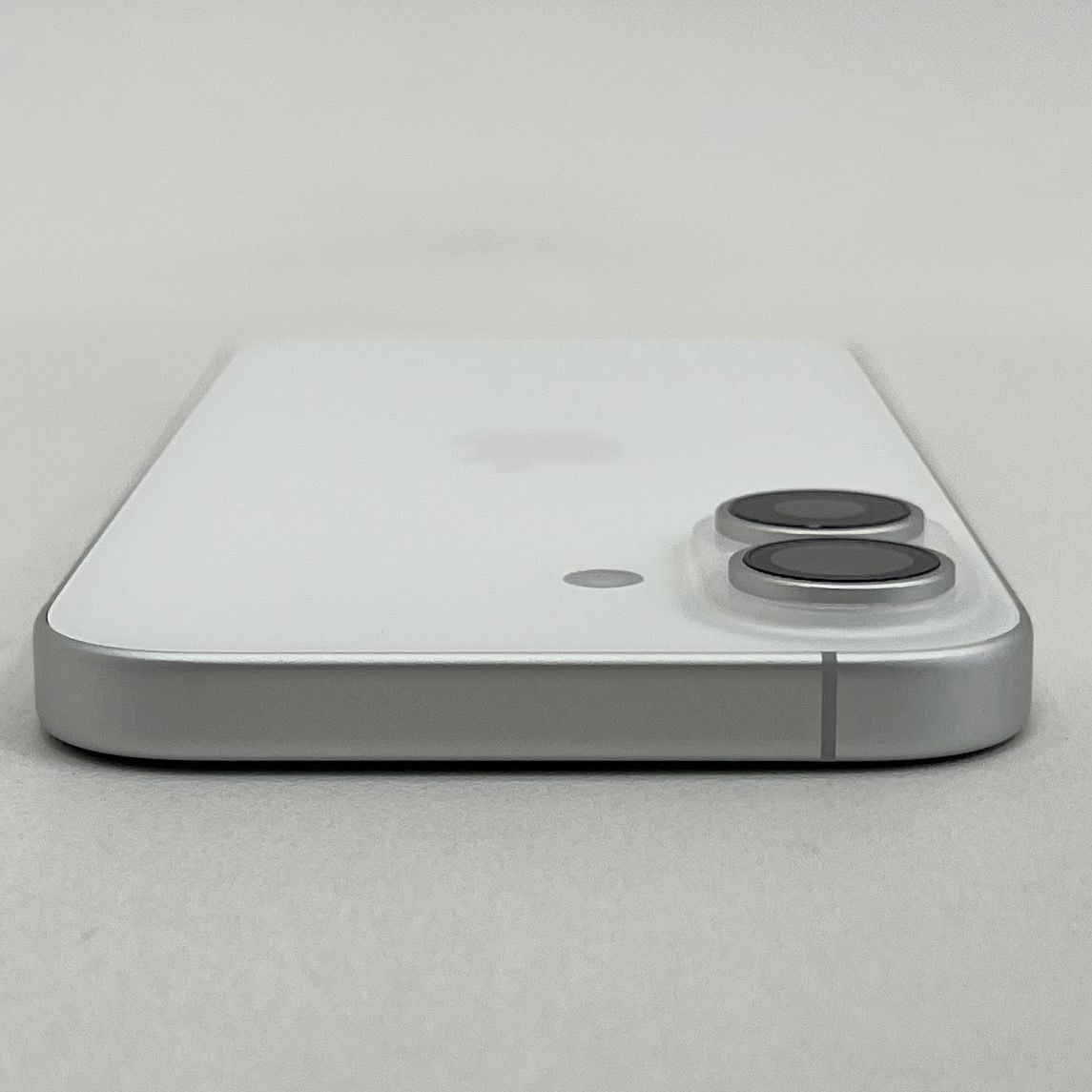 ほぼ新品】iPhone17 256GB ホワイト SIMフリー KUS22053 - メルカリ
