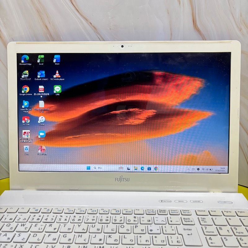 Office付】LIFEBOOK Win11 SSD256GB i7 8GB - メルカリ
