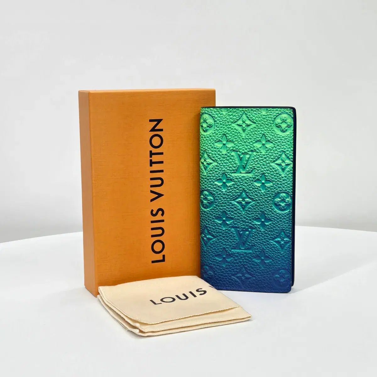 { OS } ルイヴィトン LV トリヨン モノグラム ブラッチャ 長財布