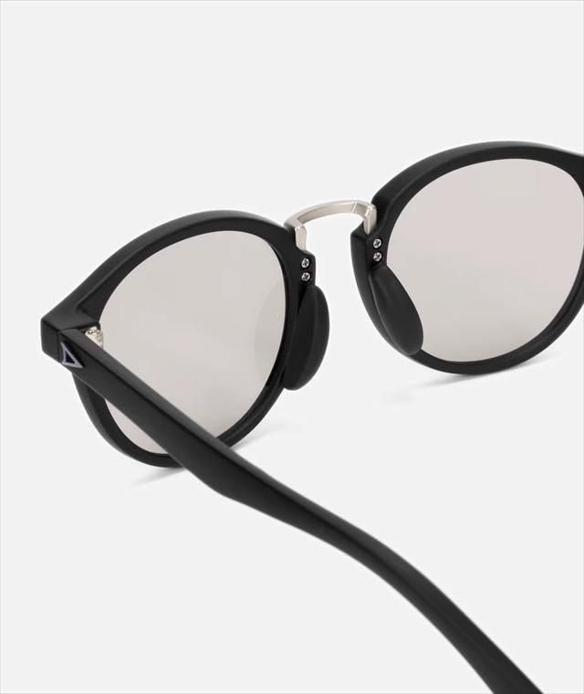 【新品】TYMER タイマー スポーツ ランニング サングラス Oliver オリバー TY105 調光偏光レンズ(グレー) ブレーク ボストン x ウェリントン 防滑性 フィット ずれにくい 頑丈 5枚丁番 トレイルランニング トレラン マラソン 【新品】TYMER タイマー スポーツ ランニング サングラス Oliver オリバー TY105 調光偏光レンズ(グレー) ブレーク ボストン x ウェリントン 防滑性 フィット ずれにくい 頑丈 5枚丁番 トレイルランニング トレラン マラソン