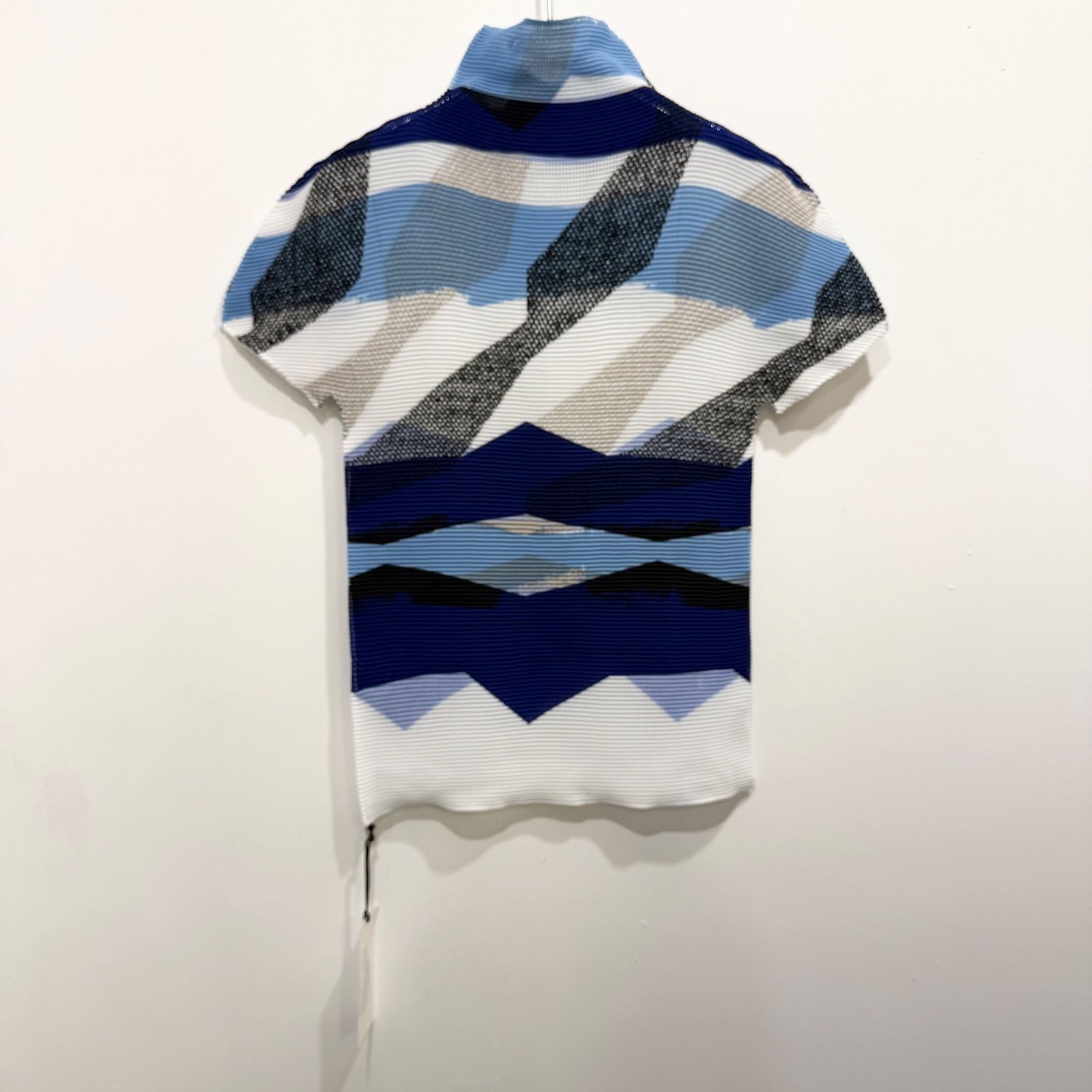 新品未使用 me ISSEY MIYAKE ミー イッセイミヤケ 幾何学模様