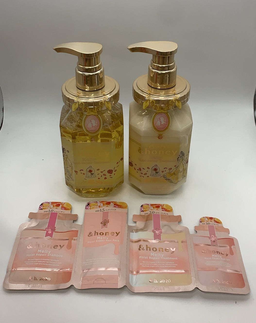 [리미티드 디자인 뷰티 앤 더 비스트] 앤허니 멜티 모이스트 리페어 샴푸 440ml+ 트리트먼트 445g--531369 X001 C5E1ST/4589546894985