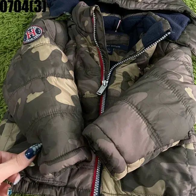 HOT Tommy Hilfiger トミーヒルフィガー ダウン 子供用
