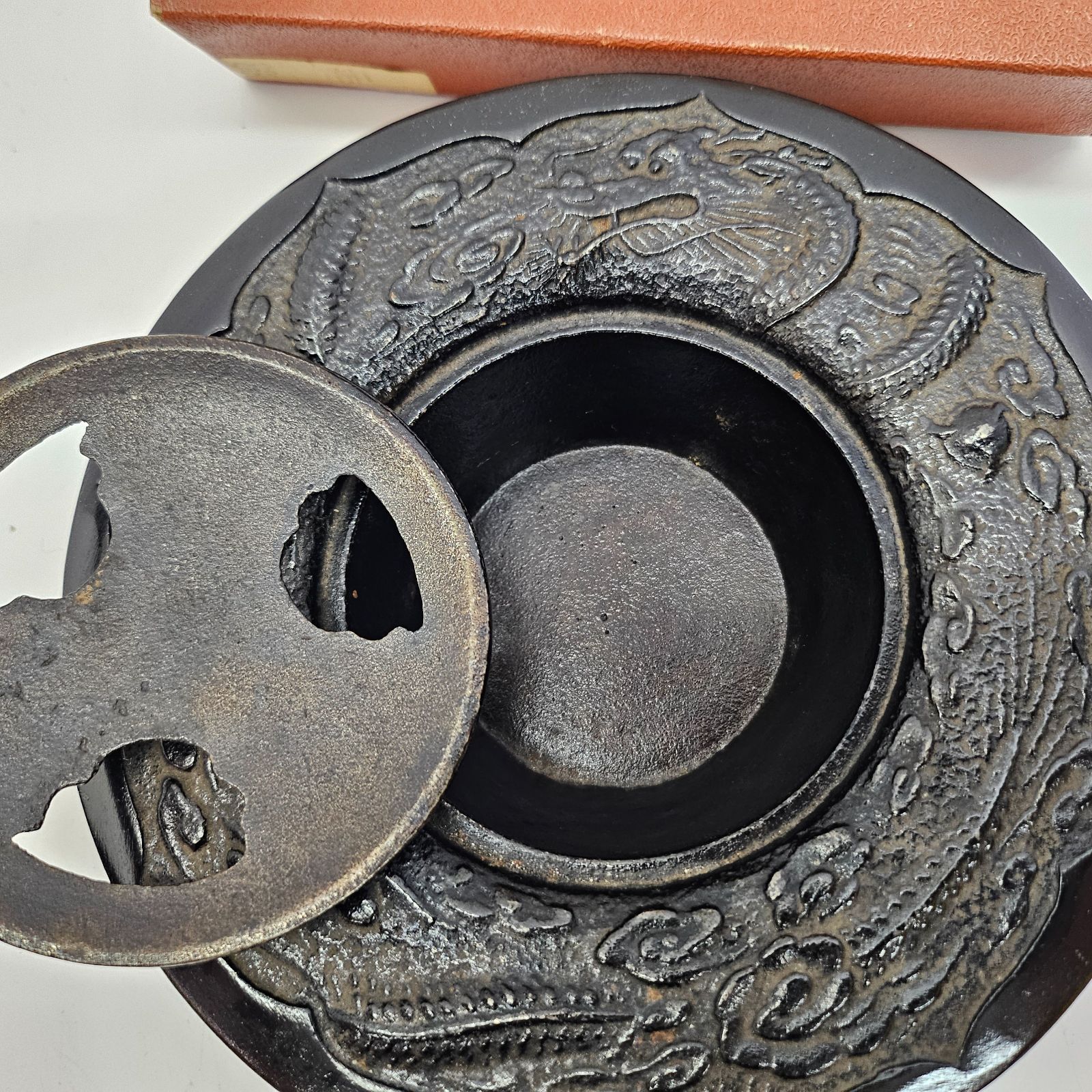 レトロ 南部鉄器 岩鋳 蓋付き 灰皿 竜文 紙箱 百貨店しおり付き 伝統