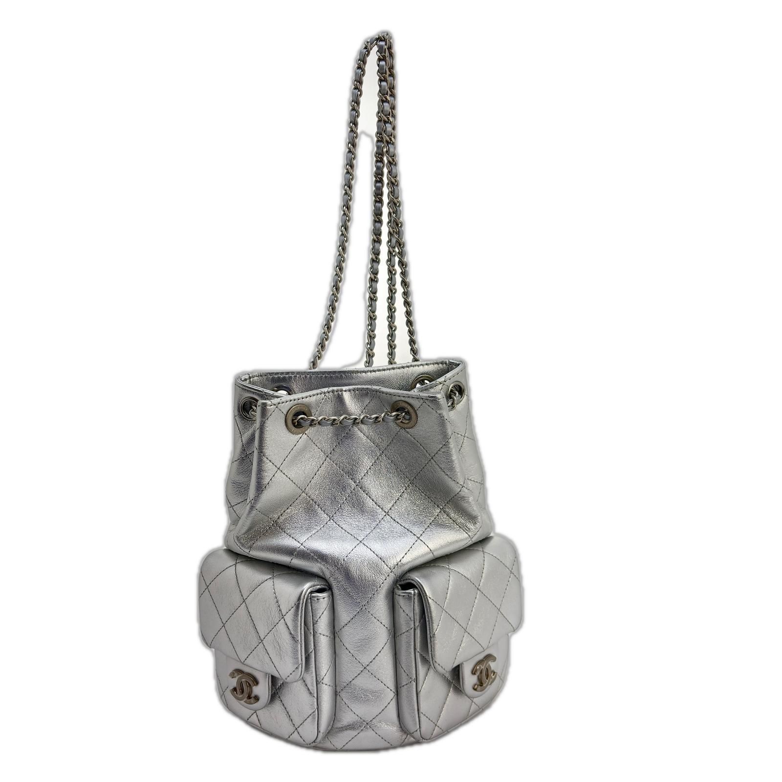 CHANEL シャネル マトラッセ リュックサック シルバー/SV レザー