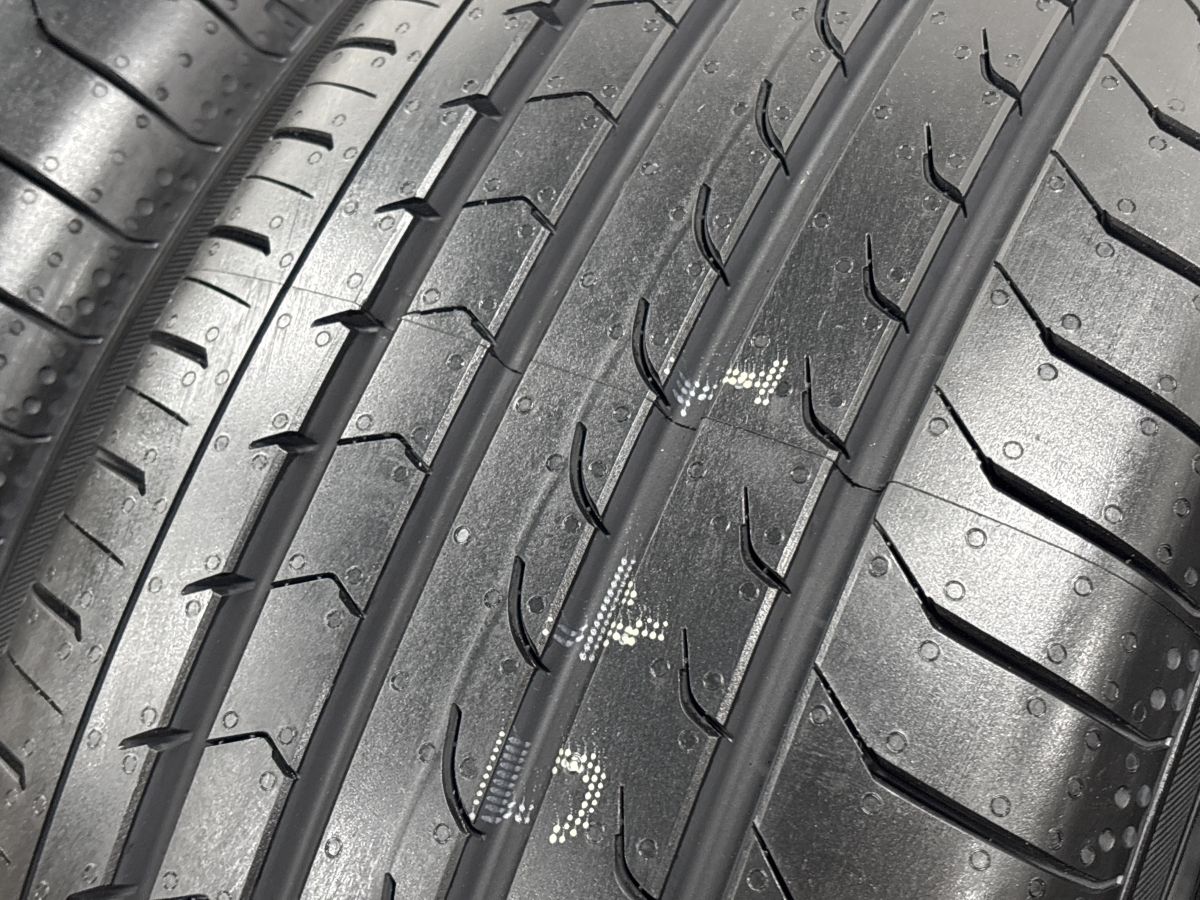 未走行品 バリ溝】ヨコハマ ブルーアース RV03 215/60R17 4本 2024年製