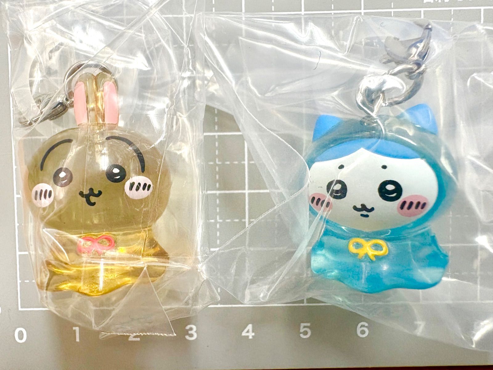 ちいかわ めじるしアクセサリー3 うさぎ ハチワレ セット - メルカリ