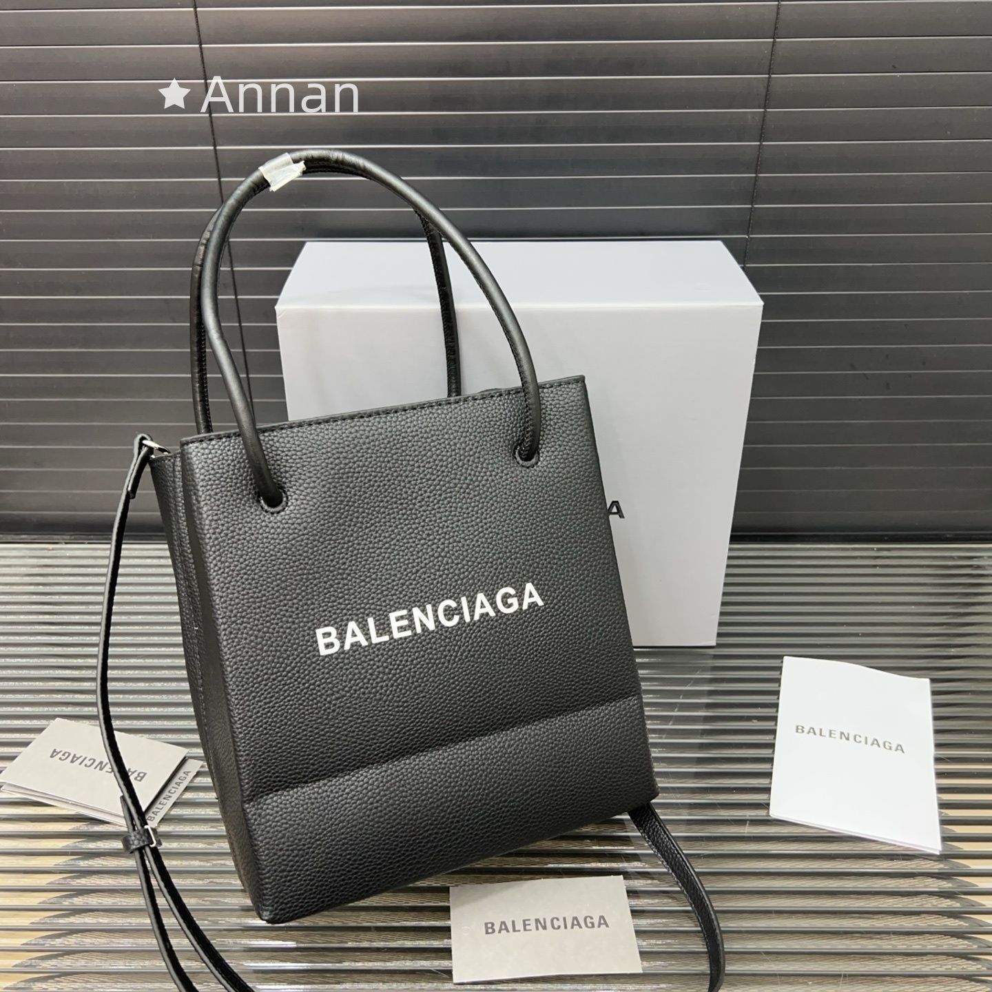 超美品 限定品 レディース BALENCIAGA(バレンシアガ) ショルダーバッグ 