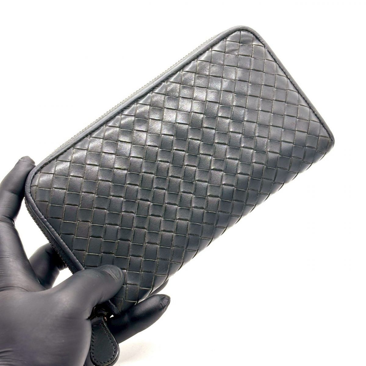 編み込まれた静かな美意識】 BOTTEGA VENETA イントレチャート