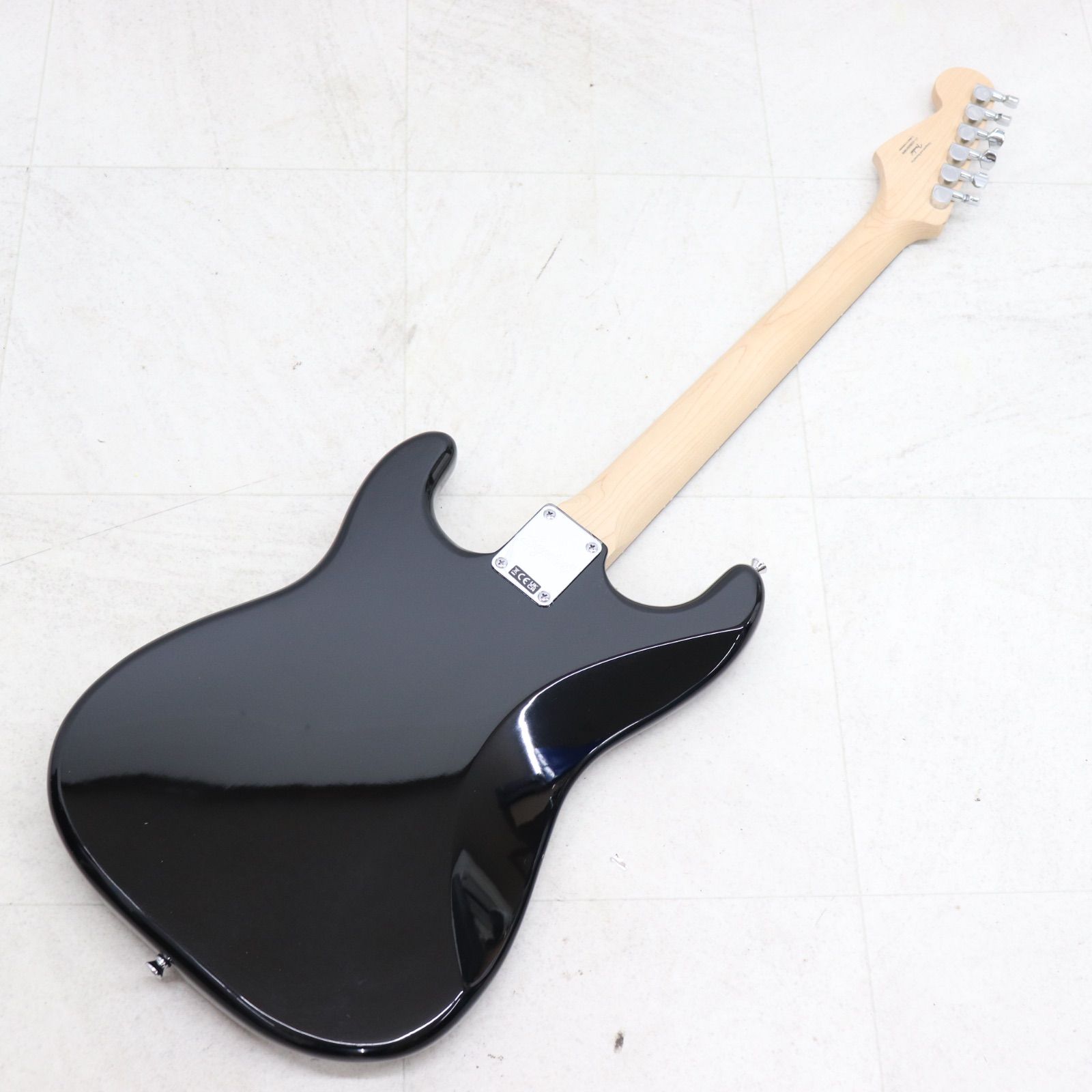 美品】Squier スクワイヤー Sonic Stratocaster エレキギター ブラック