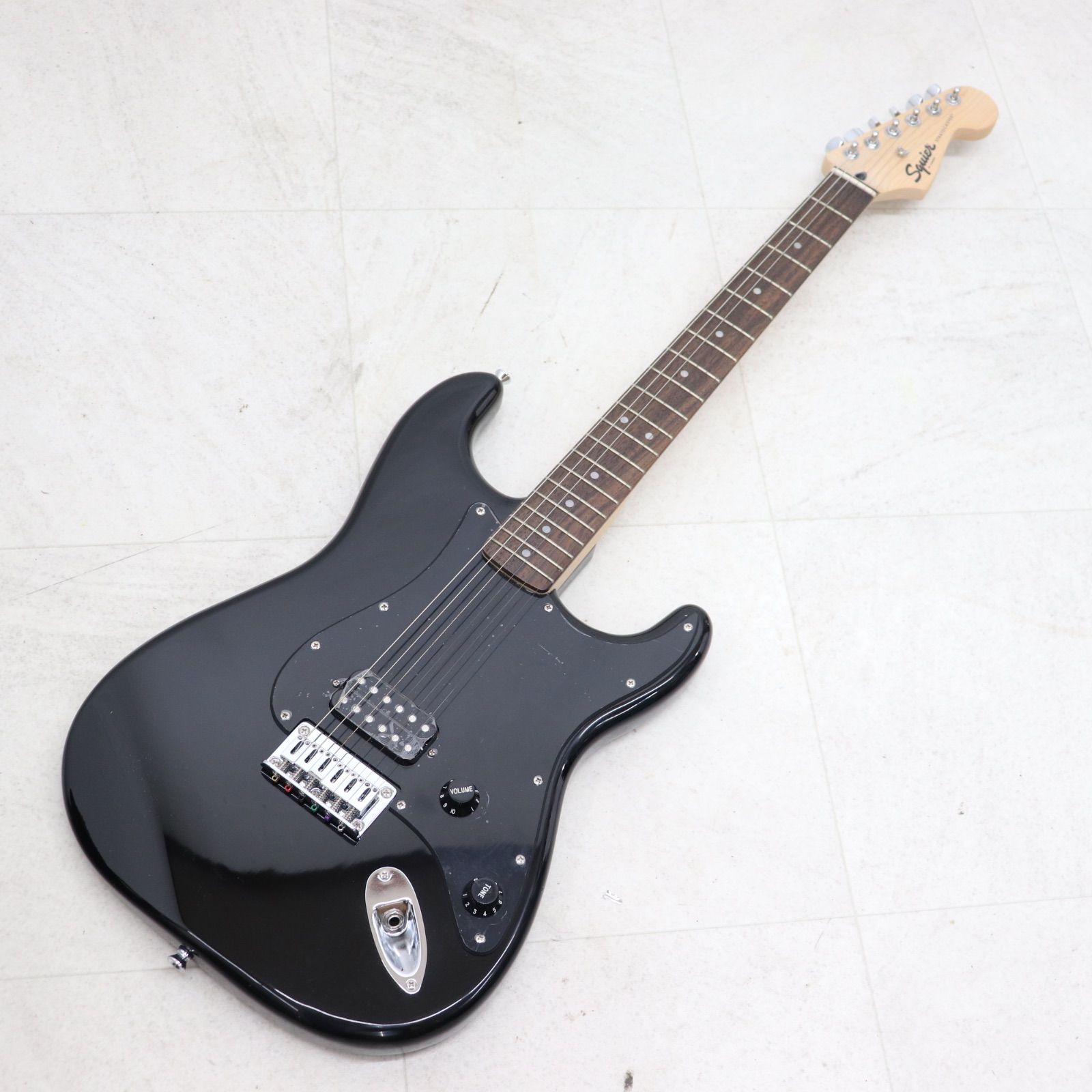 美品】Squier スクワイヤー Sonic Stratocaster エレキギター ブラック