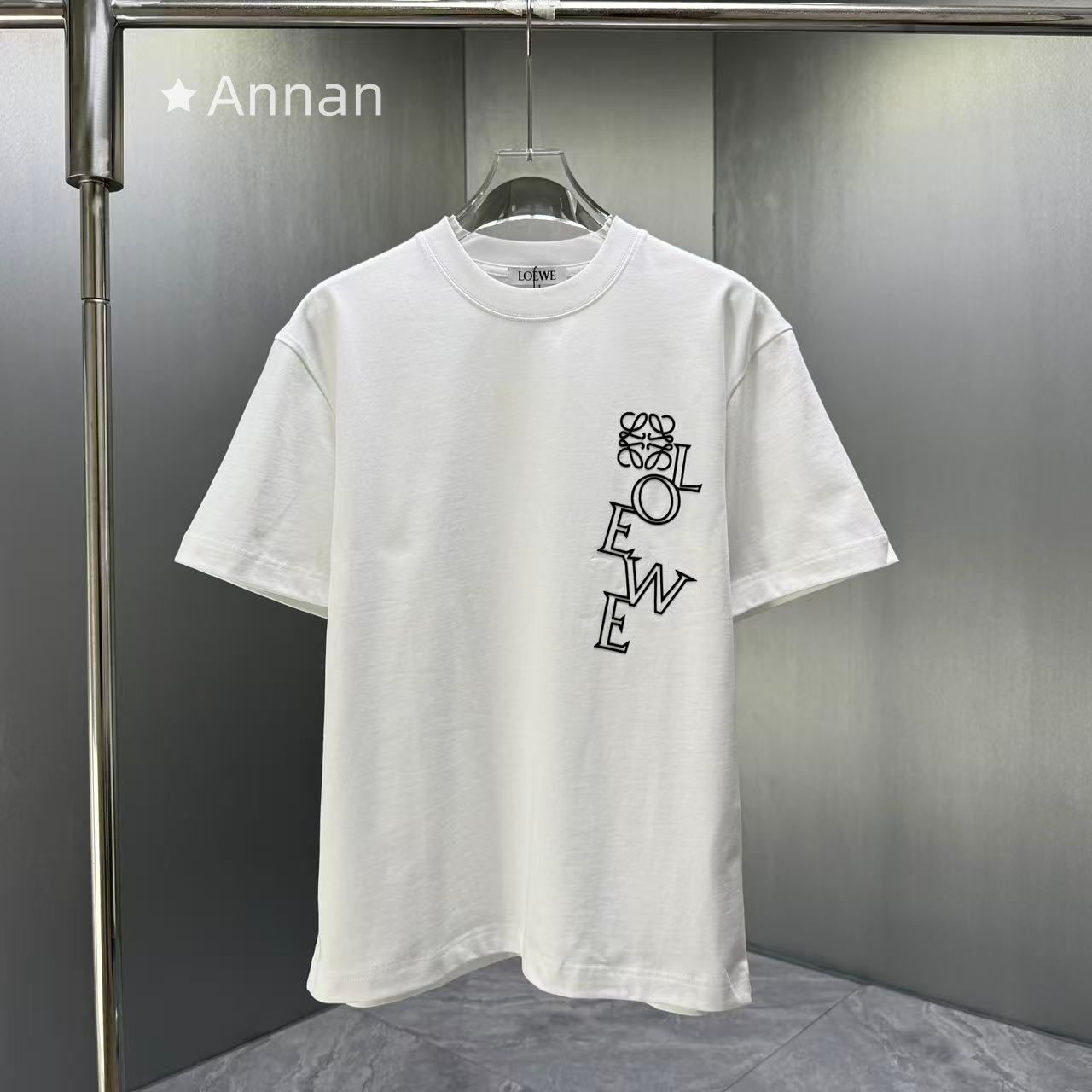美品 期間限定☆ LOEWE　ロエベ Tシャツ　半袖　夏服　トップス 男女兼用