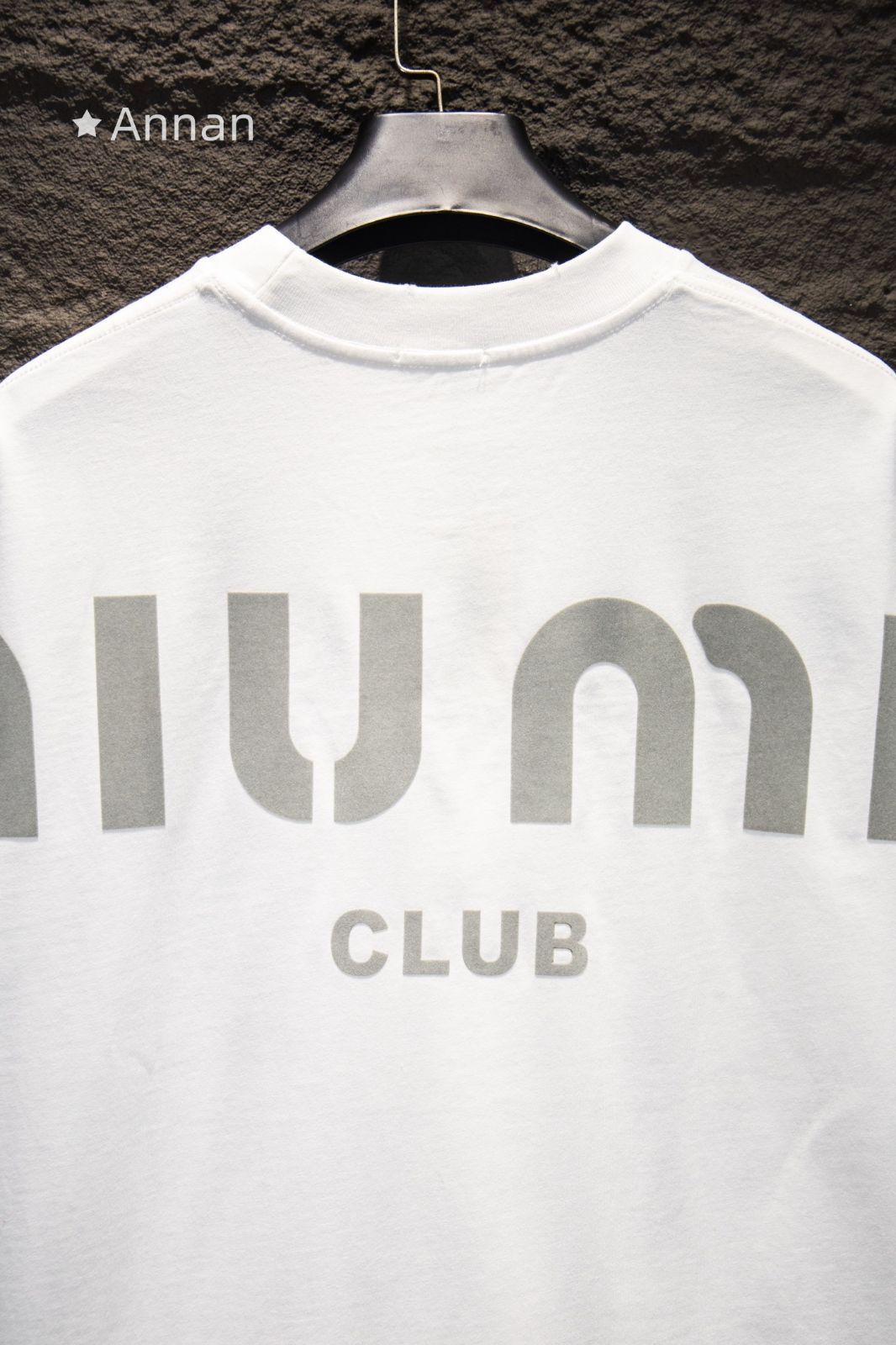未使用品】MIUMIU ミュウミュウ Tシャツ 半袖 夏服 トップス 男女兼用