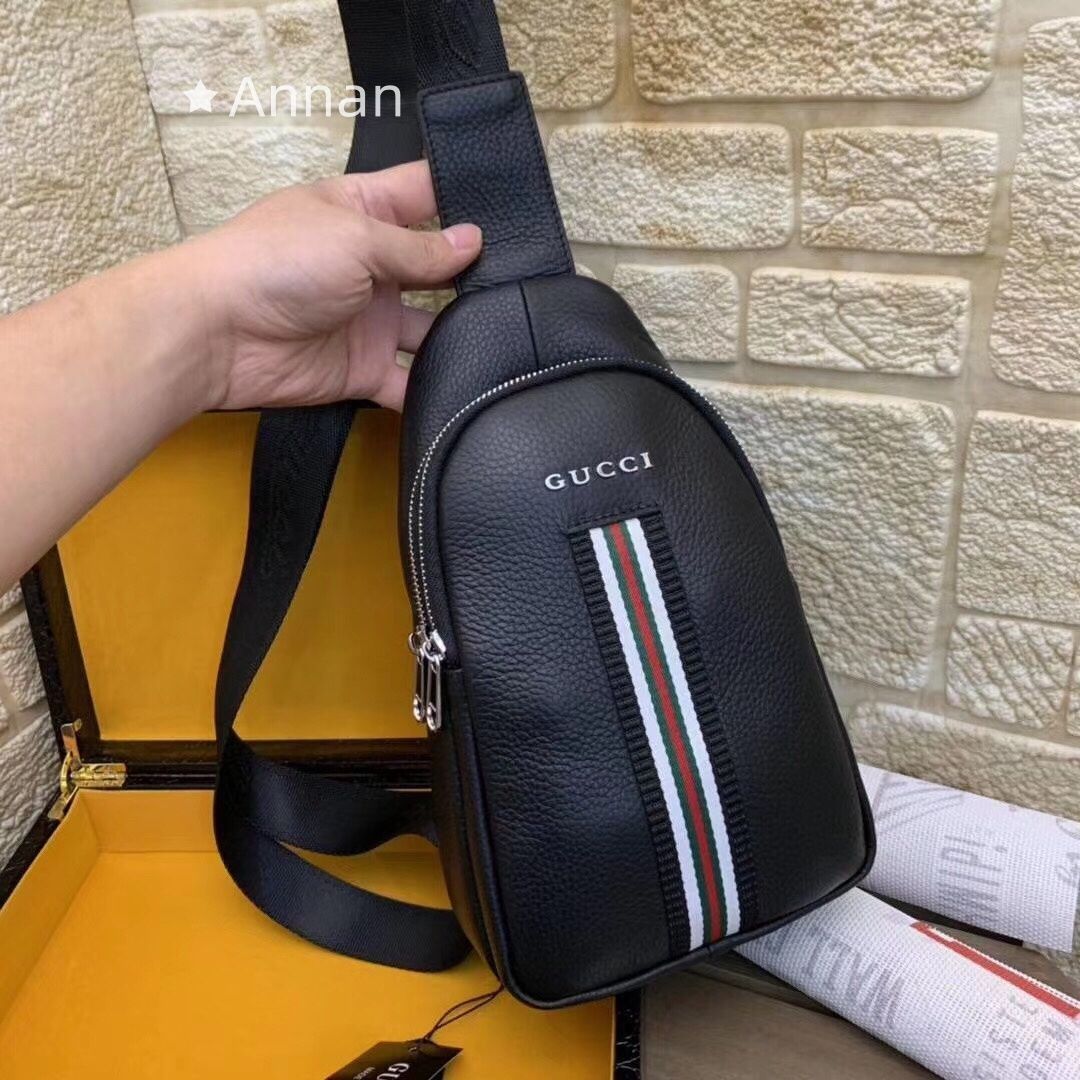 未使用に近い！GUCCI ボディーバッグ 未使用に近い 美品☆メンズ GUCCI グッチ ボディーバッグ - メルカリ