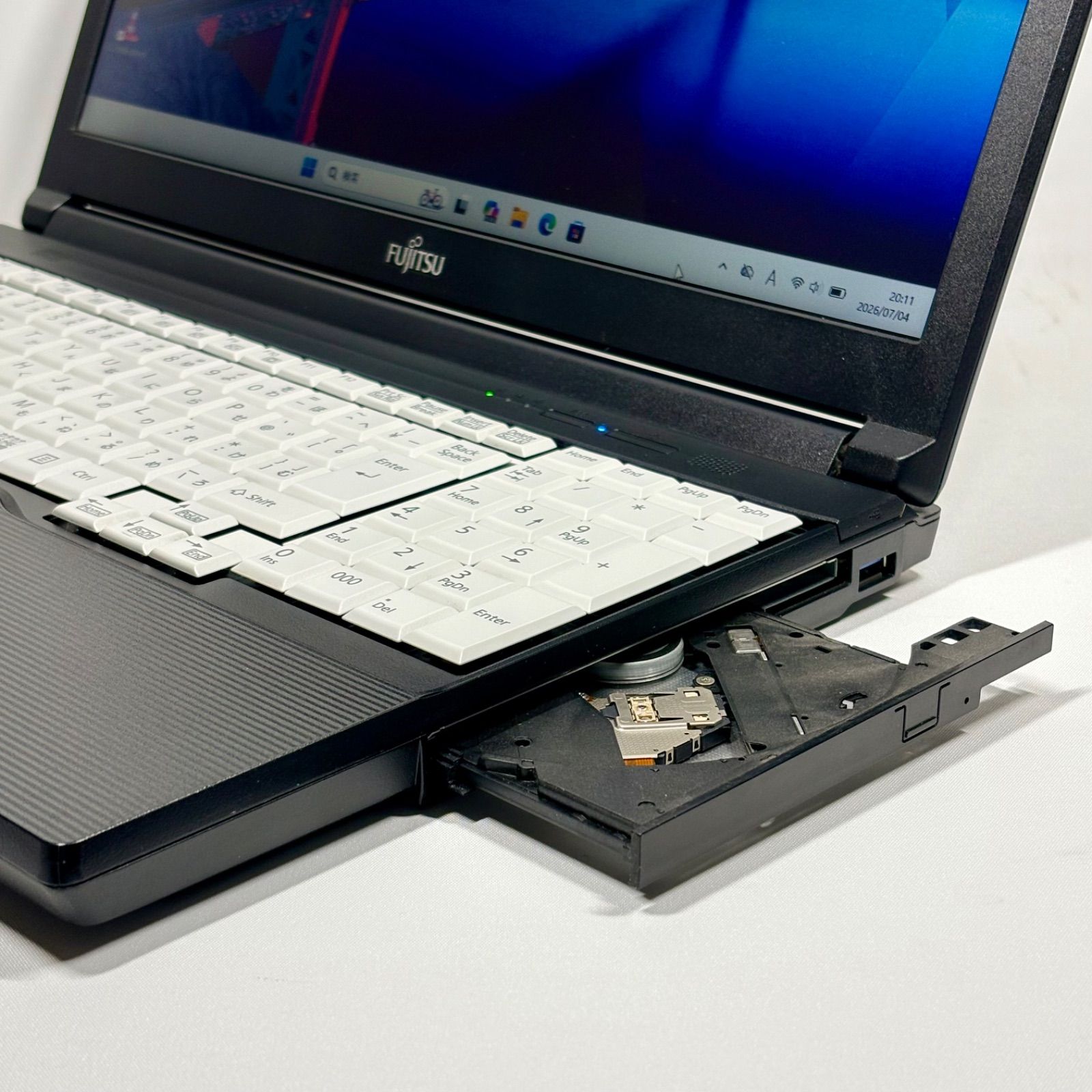 第10世代 ノートパソコン SSD240&HDD1TB 傷有り格安出品 オフィス 第10世代i5 SSD256GBノートPC Windows11Libre付 - メルカリ