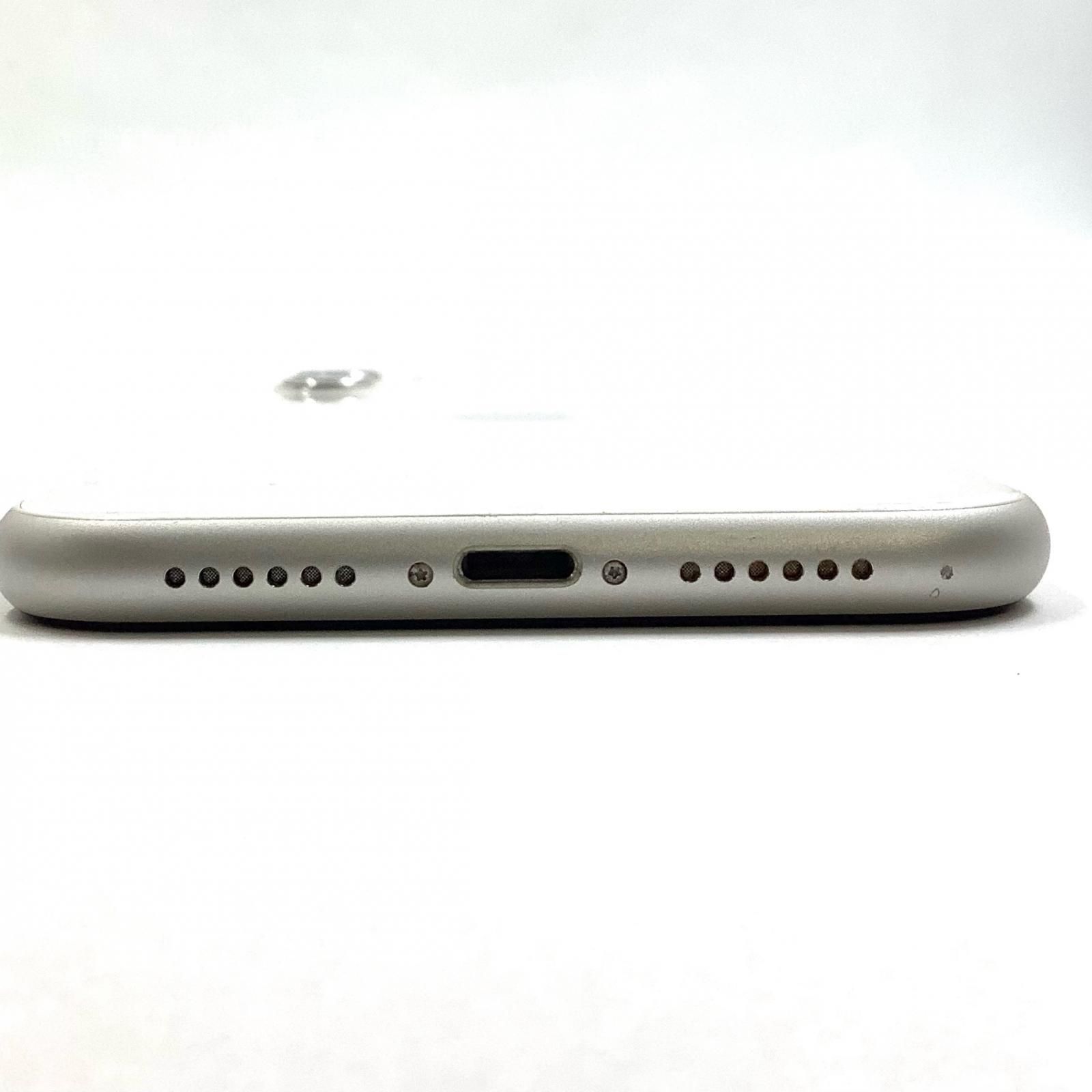 iPhone 11 64GB ホワイト Softbank SIMフリー 白ロム【難有】- メルカリ
