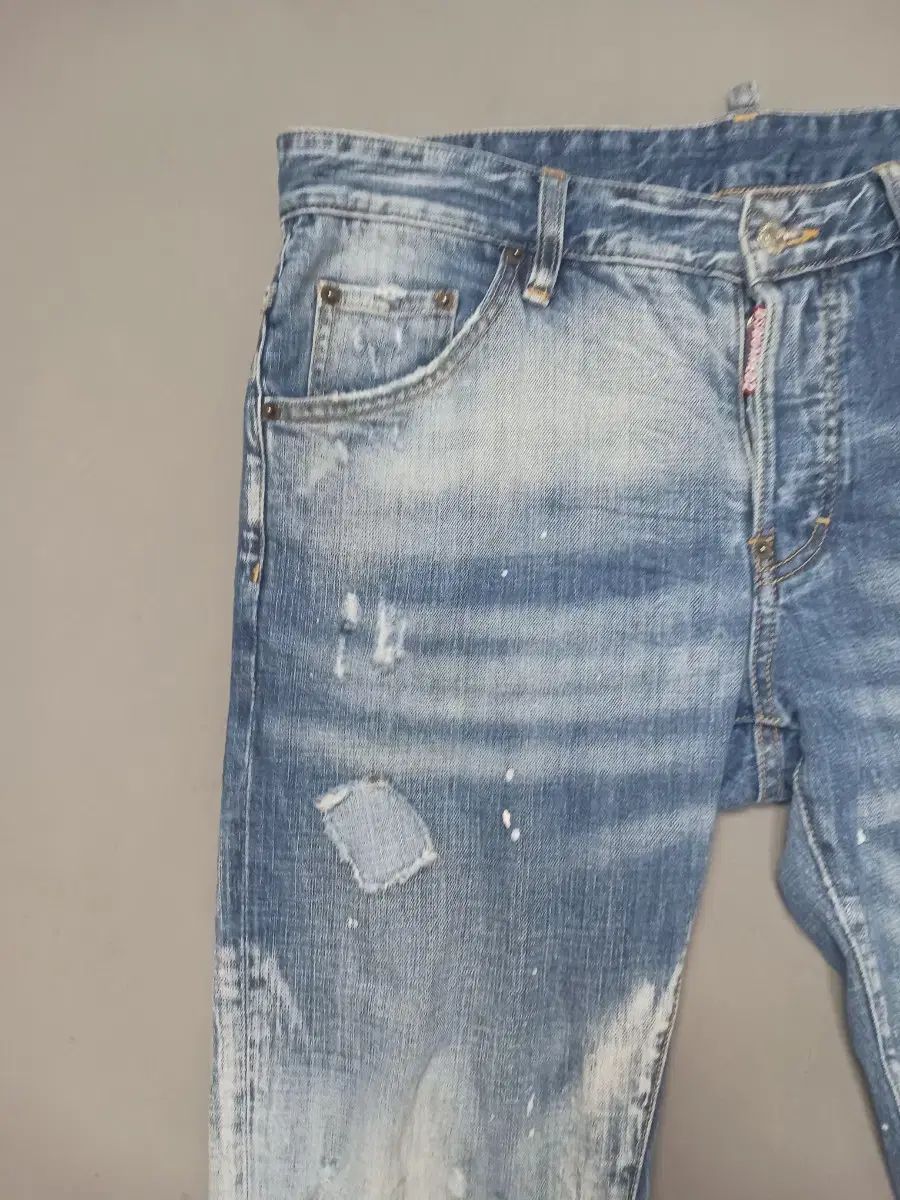 34 DSQUARED2 白ペインティング クールガイ ジーン デニム - メルカリ