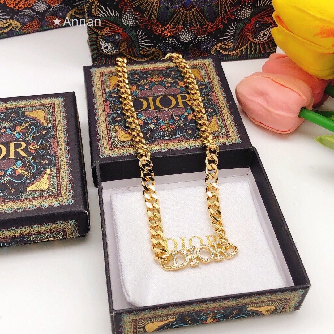 【美品希少】最終値下げChristianDiorゴールドネックレス&ピアスセット 超美品 限定品 限界価格 新品！新品 CHRISTIAN DIOR クリスチャン