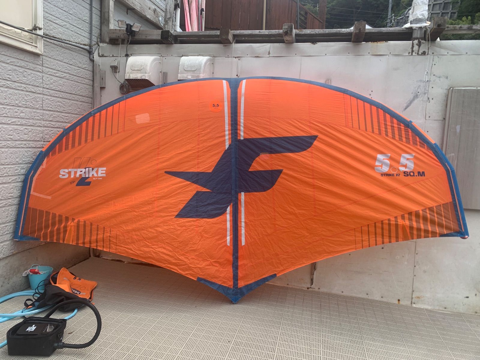 《中古品》F-One エフワン V2 Strike 5.5㎡