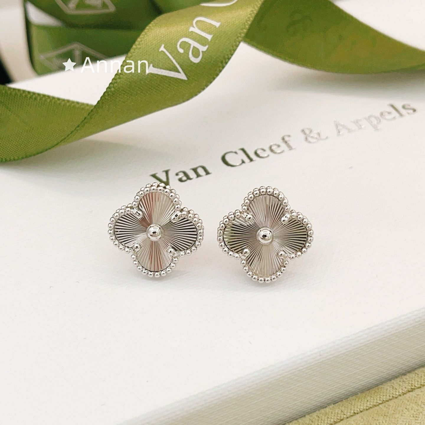 本日限定 新品 VAN CLEEF & ARPELS ヴァン クリーフ アンド アーペルズ