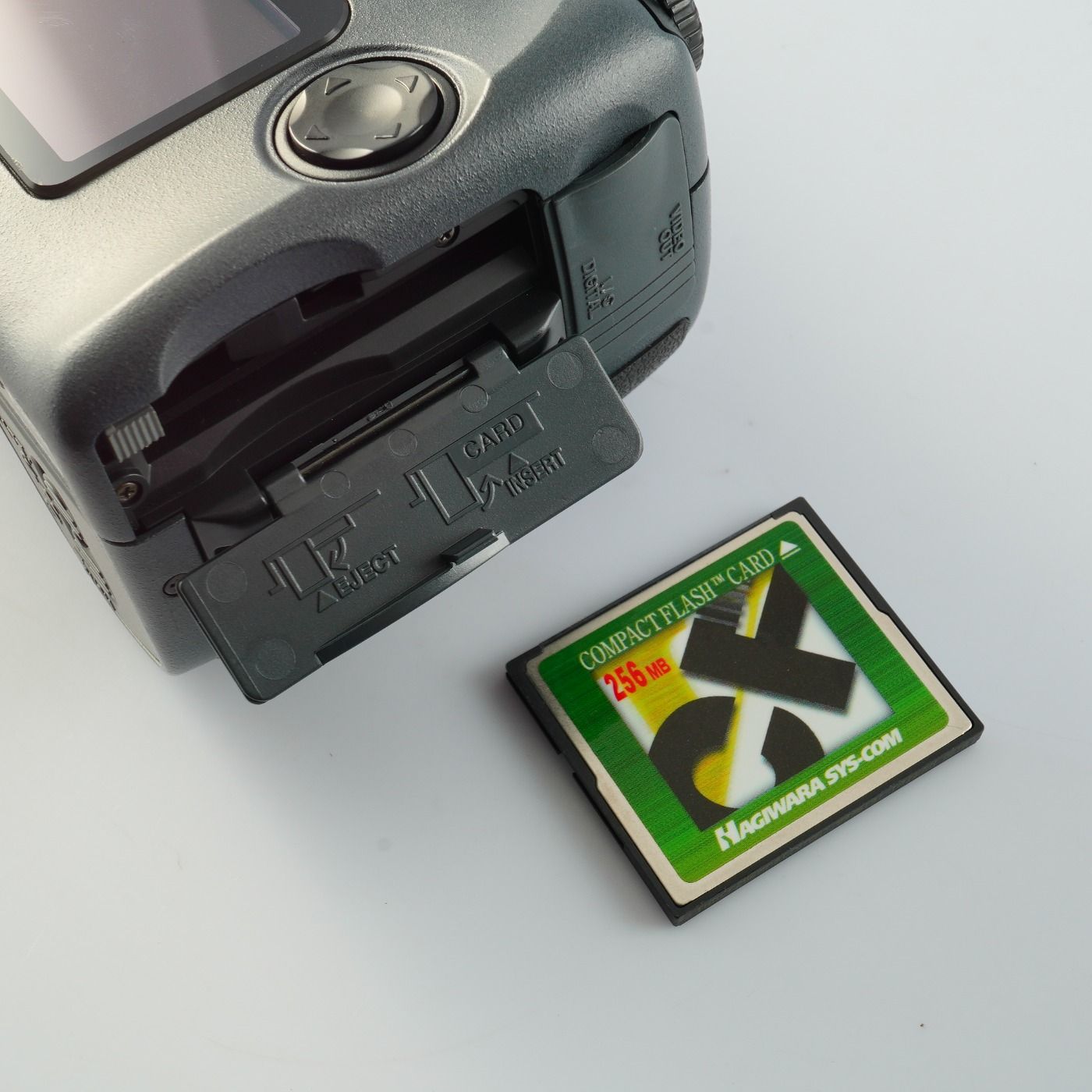 Nikon ニコン Coolpix 990 + CF 256MB コンパクトデジタルカメラ