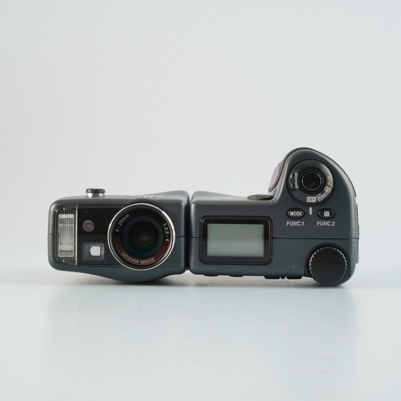 Nikon ニコン Coolpix 990 + CF 256MB コンパクトデジタルカメラ