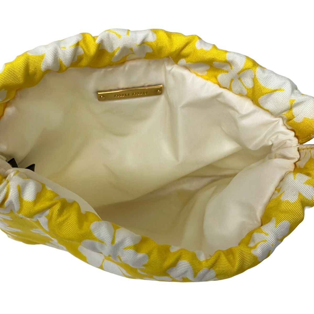 Miu Miu 花柄巾着ポーチ イエロー miumiu(ミュウミュウ) ポーチ美品 - イエロー×白 花柄/巾着型/RE-NYLON