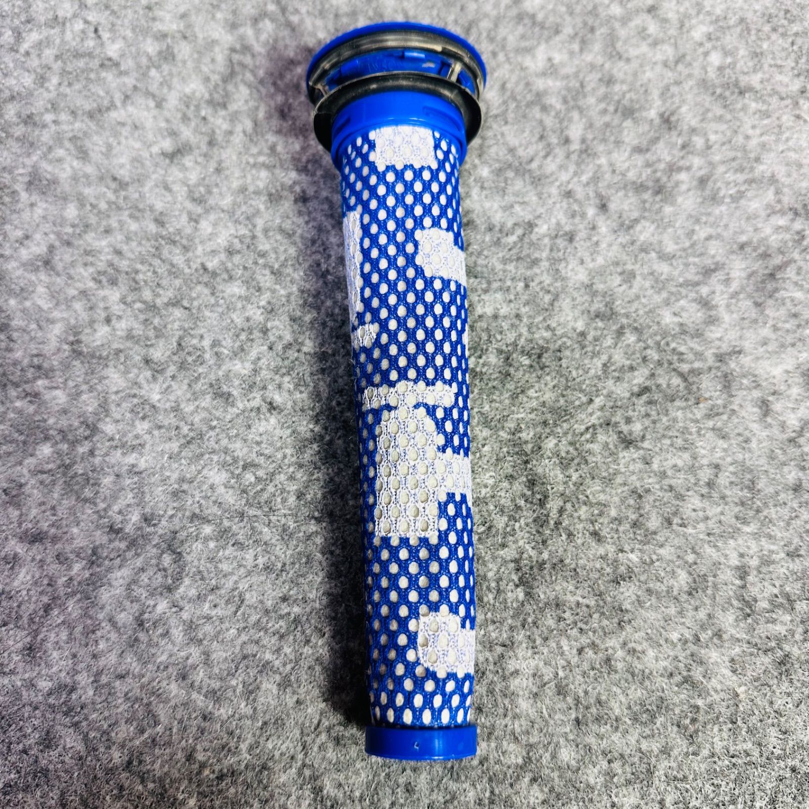 ダイソン コードレス掃除機 V7 SV11 充電器 隙間ノズル付き - メルカリ